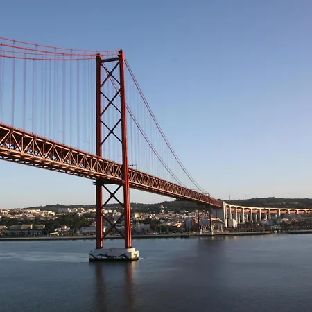 Infante Santo - فندق Lisboa